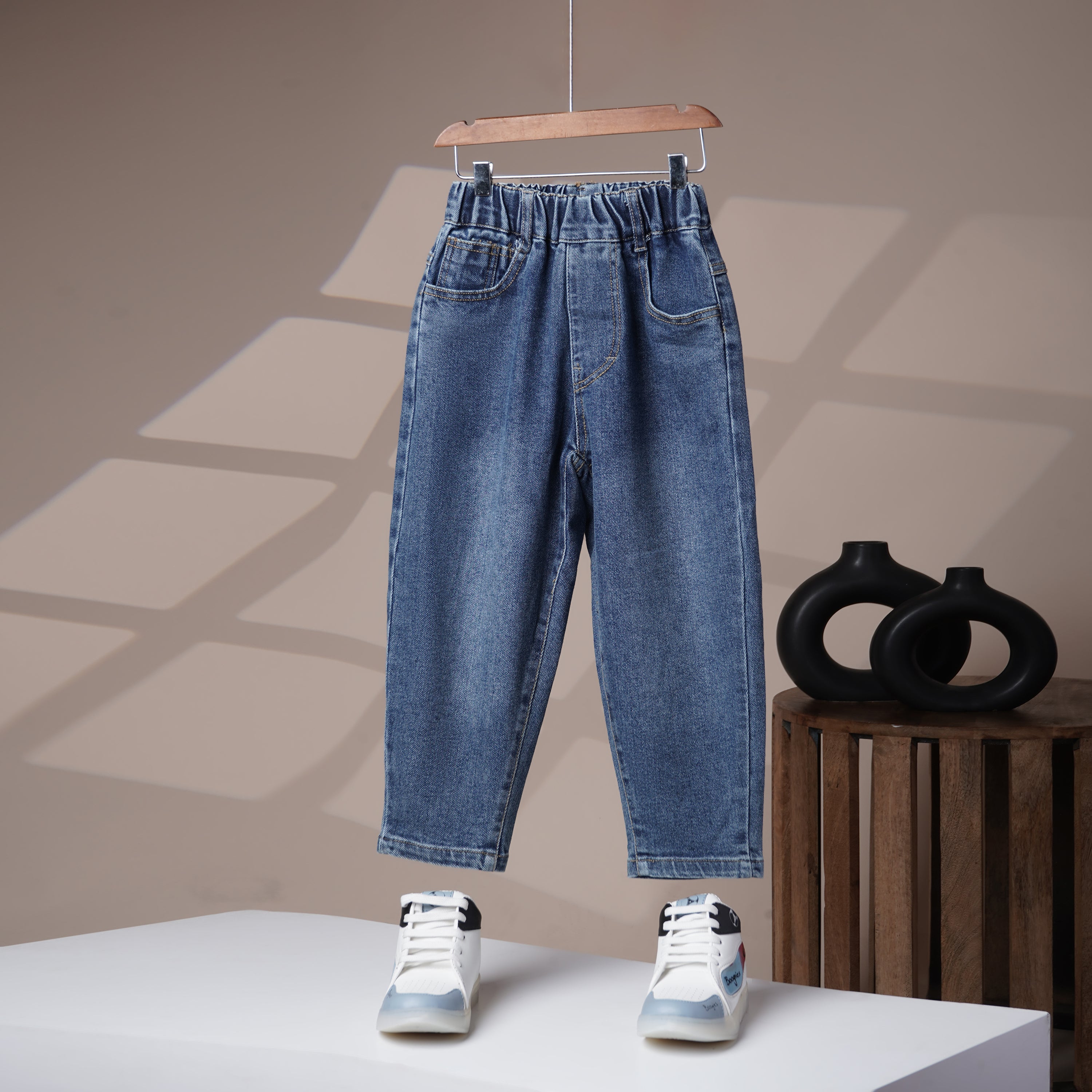 Mom N Genie Kids Dark-Wash Elastic Waist Tapered Denim Pants with Back Patch
