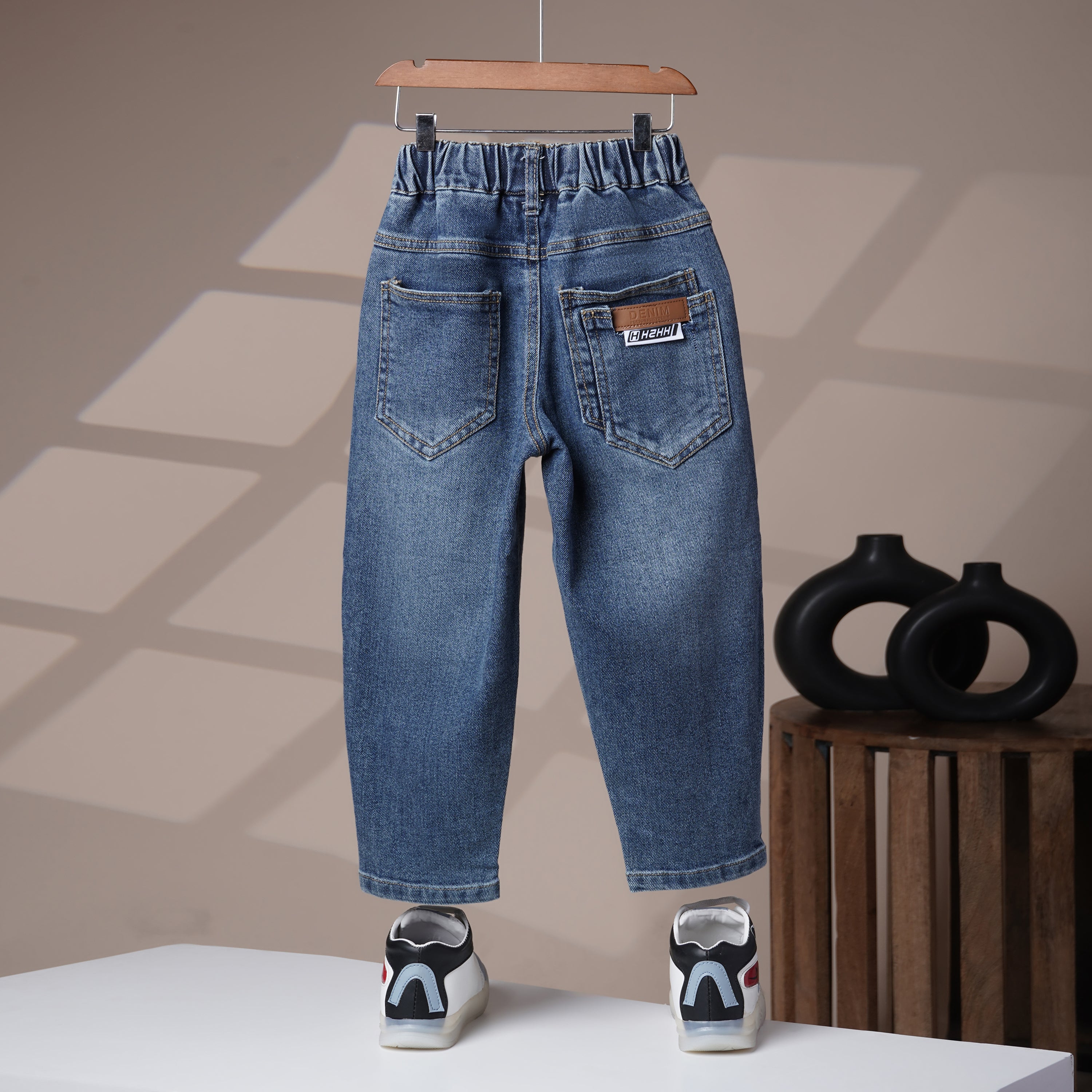 Mom N Genie Kids Dark-Wash Elastic Waist Tapered Denim Pants with Back Patch