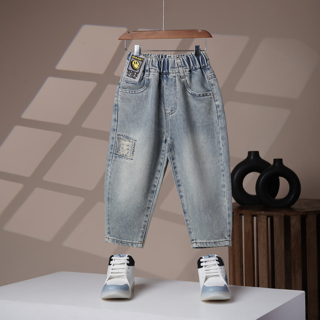 Mom N Genie Kids Light-Wash Elastic Waist Jeans with Smiley Patch & Distressed Detail