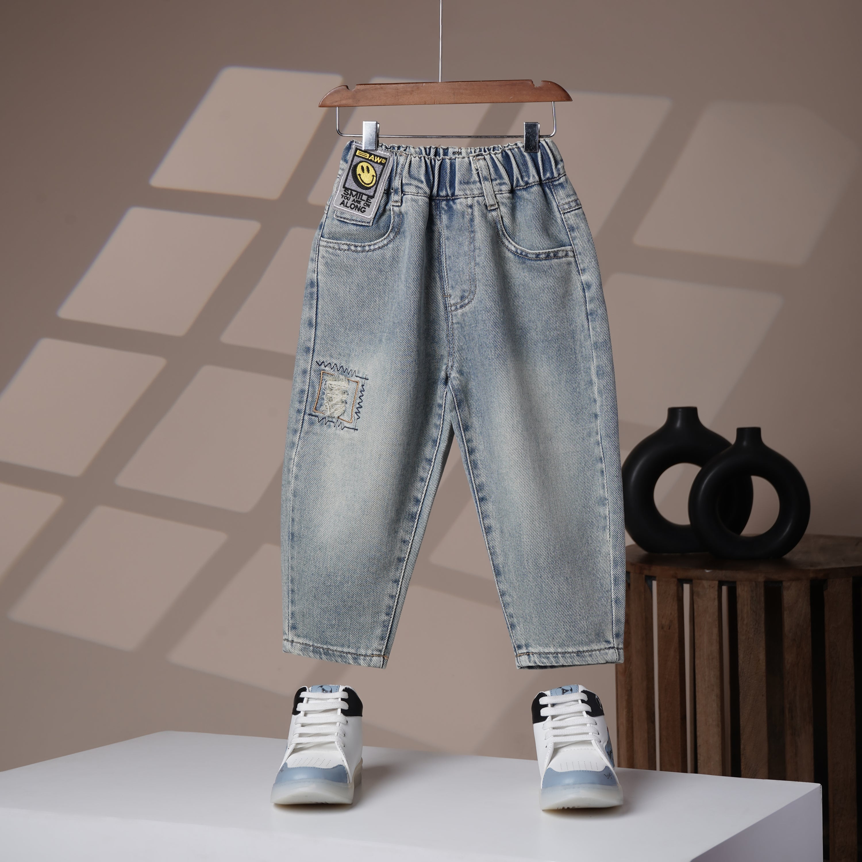 Mom N Genie Kids Light-Wash Elastic Waist Jeans with Smiley Patch & Distressed Detail