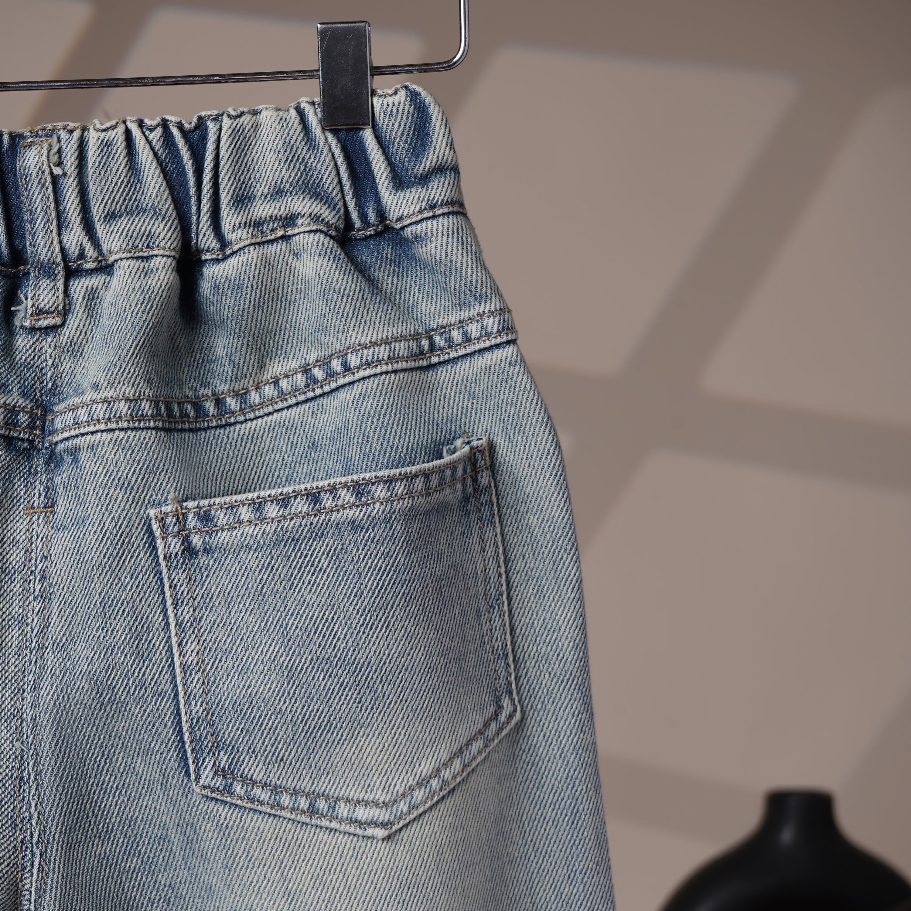 Mom N Genie Kids Light-Wash Elastic Waist Jeans with Smiley Patch & Distressed Detail