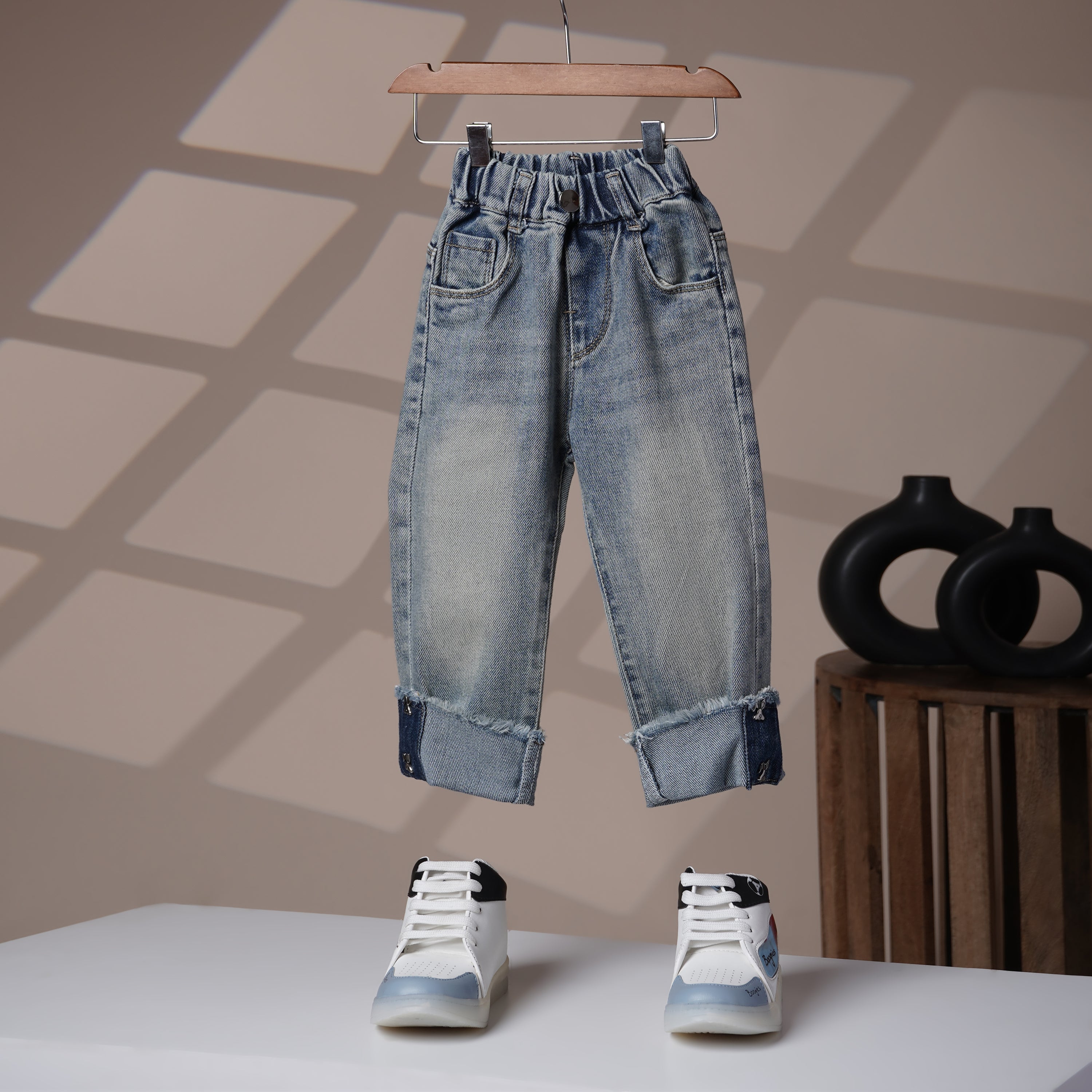 Mom N Genie Girl's Light-Wash Rolled Fray Hem Jeans — Elastic Waist